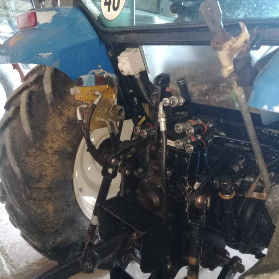 Трактор New Holland T 5050: фото 9 Трактор New Holland T 5050: фото 9