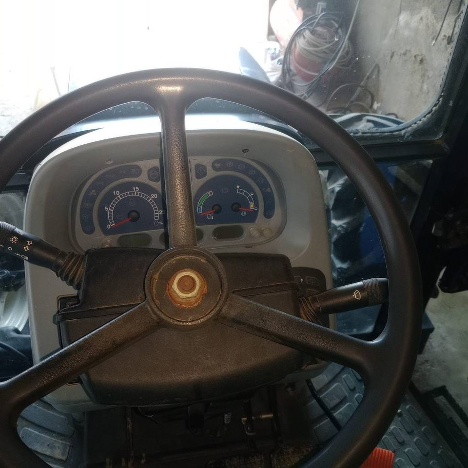 Трактор New Holland T 5050: фото 8 Трактор New Holland T 5050: фото 8