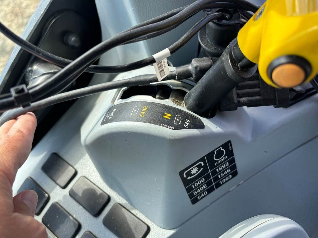 New Holland T6.165 - Трактор: фото 2 New Holland T6.165 - Трактор: фото 2