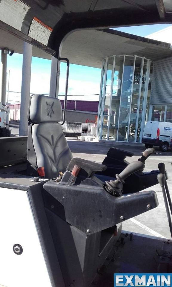 Bobcat X 320  - Мини-экскаватор: фото 5 Bobcat X 320  - Мини-экскаватор: фото 5