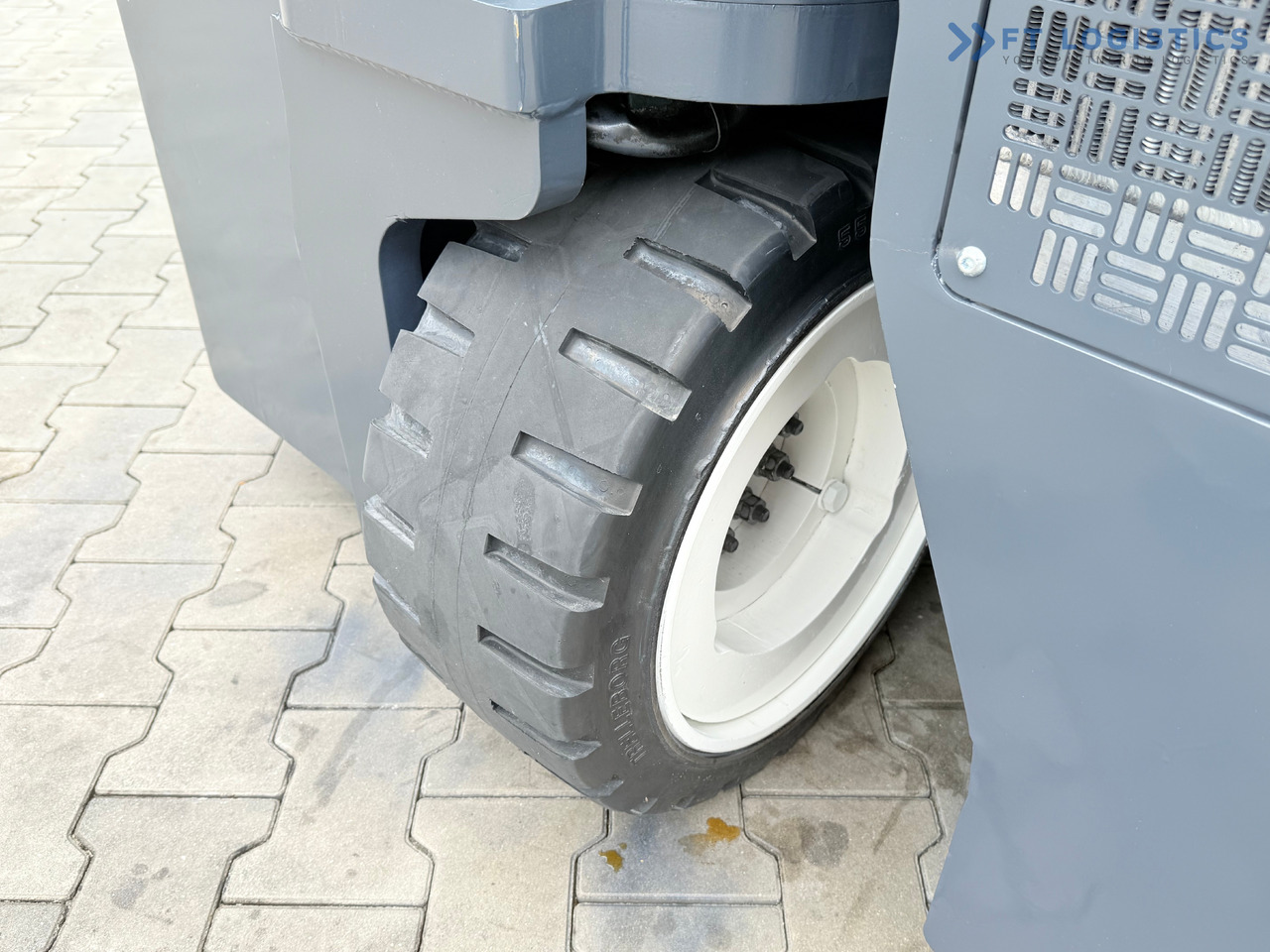 Новый Четырехсторонний погрузчик COMBILIFT CB3000 / DIESEL / TRIPLEX 4900MM / FREE LIFT / SIDESHIFT / FORK POSITIONER / 1500MM FORKS / LIKE NEW: фото 9