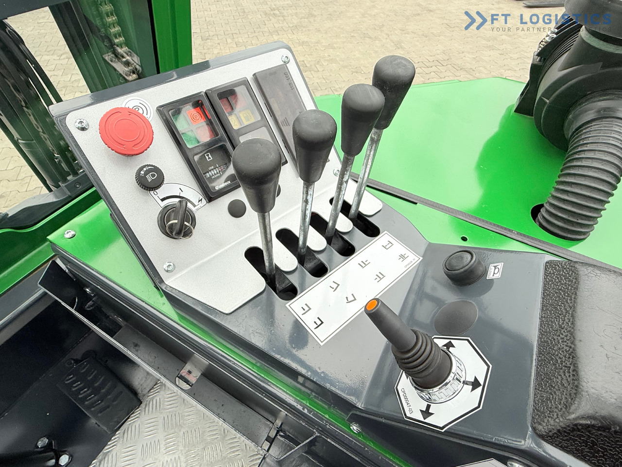 Новый Четырехсторонний погрузчик COMBILIFT CB3000 / DIESEL / TRIPLEX 4900MM / FREE LIFT / SIDESHIFT / FORK POSITIONER / 1500MM FORKS / LIKE NEW: фото 19