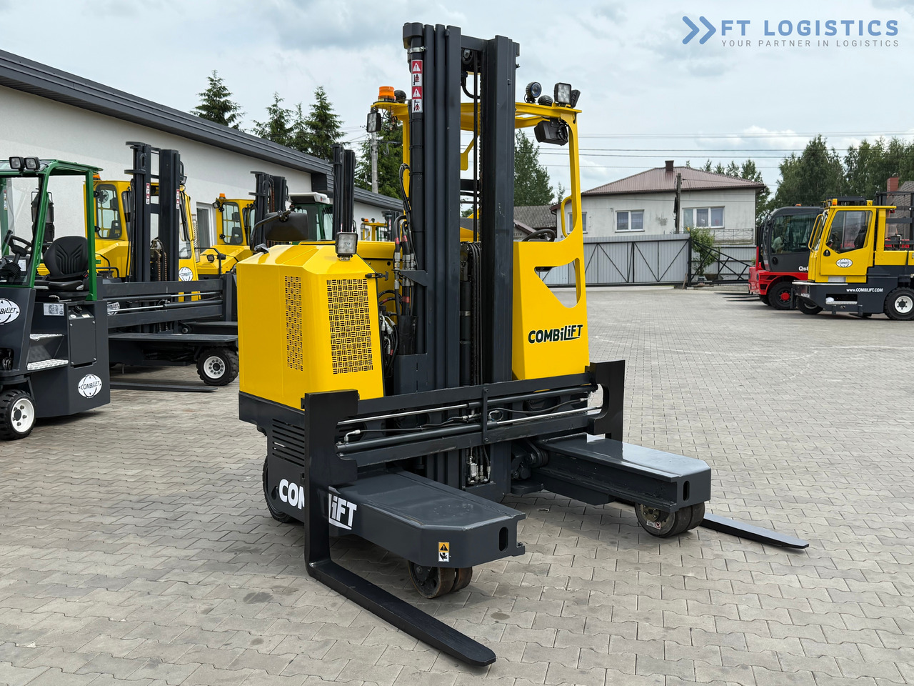 COMBILIFT MR / ELECTRIC / TRIPLEX – 6000MM / FULL FREE LIFT / WIDE POSITIONER / FORK SIDESHIFT / ONLY 1400 HOURS / LIKE NEW - Четырехсторонний погрузчик: фото 4 COMBILIFT MR / ELECTRIC / TRIPLEX – 6000MM / FULL FREE LIFT / WIDE POSITIONER / FORK SIDESHIFT / ONLY 1400 HOURS / LIKE NEW - Четырехсторонний погрузчик: фото 4