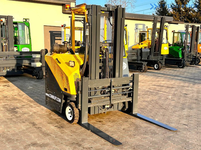 Combilift C3000CB / LPG / TRIPLEX - 4900MM / LPG / FREE LIFT / FORK POSITIONER C3000CB / LPG / TRIPLEX - 4900MM / LPG / FREE LIFT / FORK P - Четырехсторонний погрузчик: фото 4 Combilift C3000CB / LPG / TRIPLEX - 4900MM / LPG / FREE LIFT / FORK POSITIONER C3000CB / LPG / TRIPLEX - 4900MM / LPG / FREE LIFT / FORK P - Четырехсторонний погрузчик: фото 4