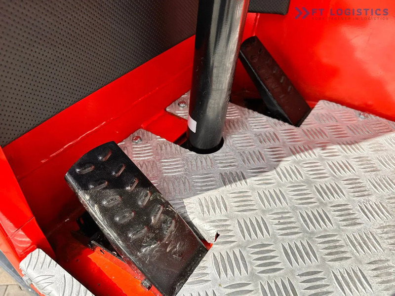 Четырехсторонний погрузчик Combilift C4000 / TRIPLEX / 9300MM / FREE LIFT / POSITIONER / LPG / CABIN C4000 / TRIPLEX / 9300MM / FREE LIFT / POSITIONER / LPG / CABIN: фото 14 Четырехсторонний погрузчик Combilift C4000 / TRIPLEX / 9300MM / FREE LIFT / POSITIONER / LPG / CABIN C4000 / TRIPLEX / 9300MM / FREE LIFT / POSITIONER / LPG / CABIN: фото 14