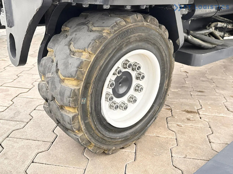 Combilift C4500 / DUPLEX / 4050MM / DIESEL / WIDE POSITIONER / FREE LIFT C4500 / DUPLEX / 4050MM / DIESEL / WIDE POSITIONER / FREE LIFT - Четырехсторонний погрузчик: фото 5 Combilift C4500 / DUPLEX / 4050MM / DIESEL / WIDE POSITIONER / FREE LIFT C4500 / DUPLEX / 4050MM / DIESEL / WIDE POSITIONER / FREE LIFT - Четырехсторонний погрузчик: фото 5