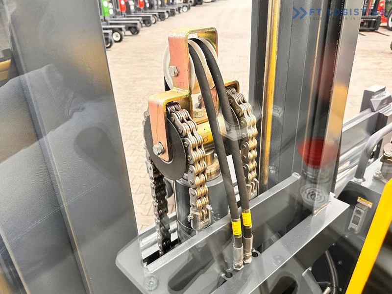 Combilift C4500 / DUPLEX / 4050MM / DIESEL / WIDE POSITIONER / FREE LIFT C4500 / DUPLEX / 4050MM / DIESEL / WIDE POSITIONER / FREE LIFT - Четырехсторонний погрузчик: фото 2 Combilift C4500 / DUPLEX / 4050MM / DIESEL / WIDE POSITIONER / FREE LIFT C4500 / DUPLEX / 4050MM / DIESEL / WIDE POSITIONER / FREE LIFT - Четырехсторонний погрузчик: фото 2