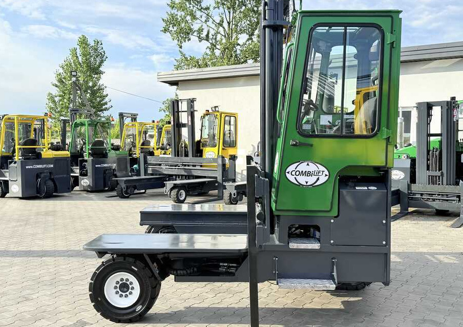 Combilift C5000XL / DIESEL / DUPLEX - 4000MM / WIDE FORK POSITIONER 3350MM / FULL HEATED CABIN / ONLY 6453 HOURS / CONDITION - LIKE NEW! - Четырехсторонний погрузчик: фото 2 Combilift C5000XL / DIESEL / DUPLEX - 4000MM / WIDE FORK POSITIONER 3350MM / FULL HEATED CABIN / ONLY 6453 HOURS / CONDITION - LIKE NEW! - Четырехсторонний погрузчик: фото 2