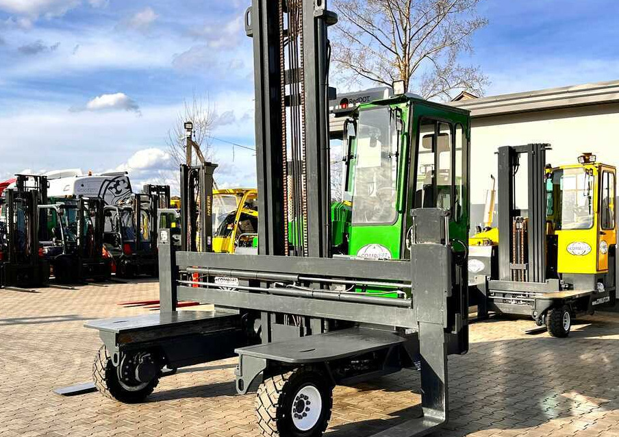Combilift C5000XL / LPG / AIR CONDITIONING / WIDE POSITIONER / DUPLEX MAST / ADJUSTABLE FORKS / NEW TIRES / EXCELLENT CONDITION! - Четырехсторонний погрузчик: фото 2 Combilift C5000XL / LPG / AIR CONDITIONING / WIDE POSITIONER / DUPLEX MAST / ADJUSTABLE FORKS / NEW TIRES / EXCELLENT CONDITION! - Четырехсторонний погрузчик: фото 2