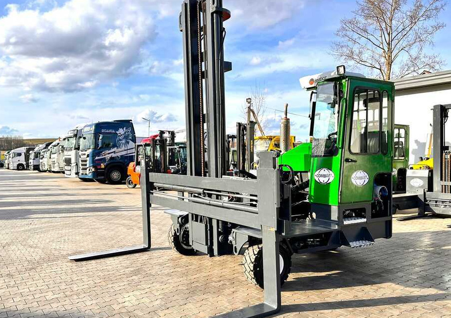 Combilift C5000XL / LPG / AIR CONDITIONING / WIDE POSITIONER / DUPLEX MAST / ADJUSTABLE FORKS / NEW TIRES / EXCELLENT CONDITION! - Четырехсторонний погрузчик: фото 1 Combilift C5000XL / LPG / AIR CONDITIONING / WIDE POSITIONER / DUPLEX MAST / ADJUSTABLE FORKS / NEW TIRES / EXCELLENT CONDITION! - Четырехсторонний погрузчик: фото 1