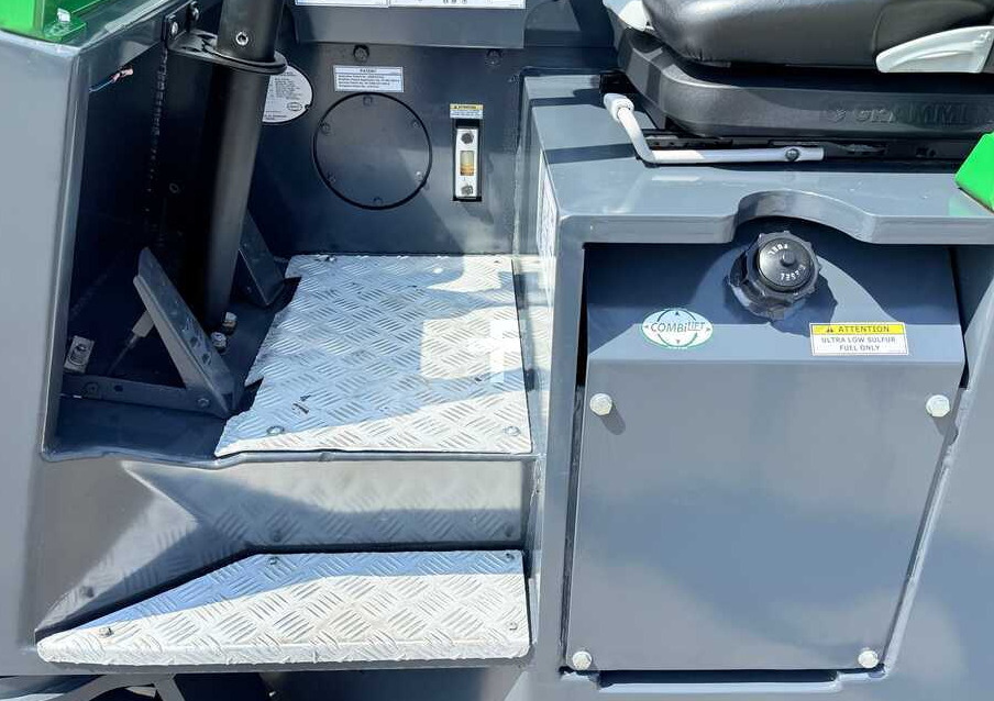 Четырехсторонний погрузчик Combilift CB2500 / DIESEL / EXTENDABLE FORKS / TRIPLEX / 5500MM / FREE LIFT / SIDE SHIFT / FORK POSITIONER / LIKE NEW: фото 11