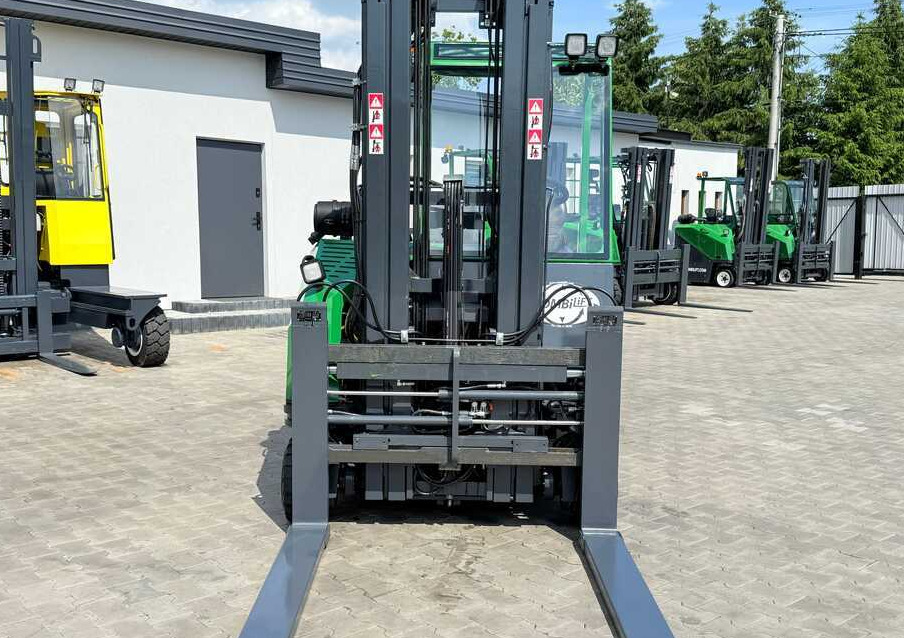 Combilift CB2500 / DIESEL / EXTENDABLE FORKS / TRIPLEX / 5500MM / FREE LIFT / SIDE SHIFT / FORK POSITIONER / LIKE NEW - Четырехсторонний погрузчик: фото 3 Combilift CB2500 / DIESEL / EXTENDABLE FORKS / TRIPLEX / 5500MM / FREE LIFT / SIDE SHIFT / FORK POSITIONER / LIKE NEW - Четырехсторонний погрузчик: фото 3