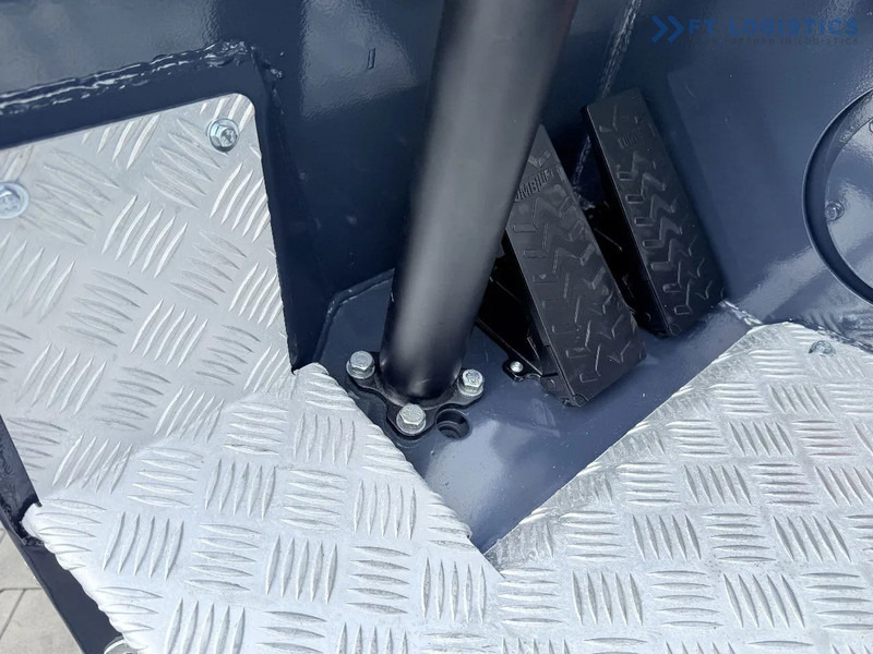 Четырехсторонний погрузчик Combilift Combilift CBE2500 / TRIPLEX / 5500MM / FREE LIFT / ELECTRIC DRIVE / ONLY 2300 MTH / FORK POSITIONER / SIDE SHIFT / NEW TYRES / L: фото 17