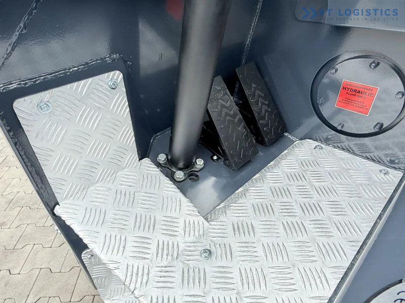 Четырехсторонний погрузчик Combilift Combilift CBE2500 / TRIPLEX / 5500MM / FREE LIFT / ELECTRIC DRIVE / ONLY 2300 MTH / FORK POSITIONER / SIDE SHIFT / NEW TYRES / L: фото 11