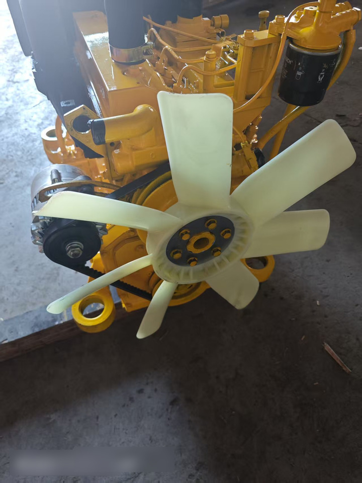 KOMATSU 4D95LE - Двигатель для Экскаваторов: фото 1 KOMATSU 4D95LE - Двигатель для Экскаваторов: фото 1