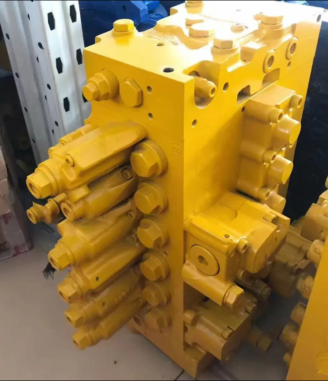 KOMATSU PC200-8 - Гидравлический клапан для Экскаваторов: фото 1 KOMATSU PC200-8 - Гидравлический клапан для Экскаваторов: фото 1