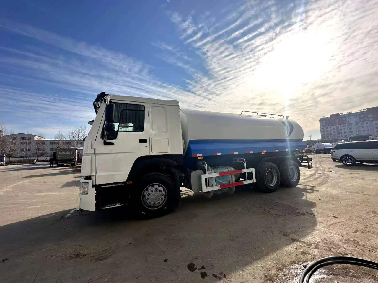 SINOTRUK 20  cubic  meters  tanker - Грузовик-цистерна: фото 4 SINOTRUK 20  cubic  meters  tanker - Грузовик-цистерна: фото 4