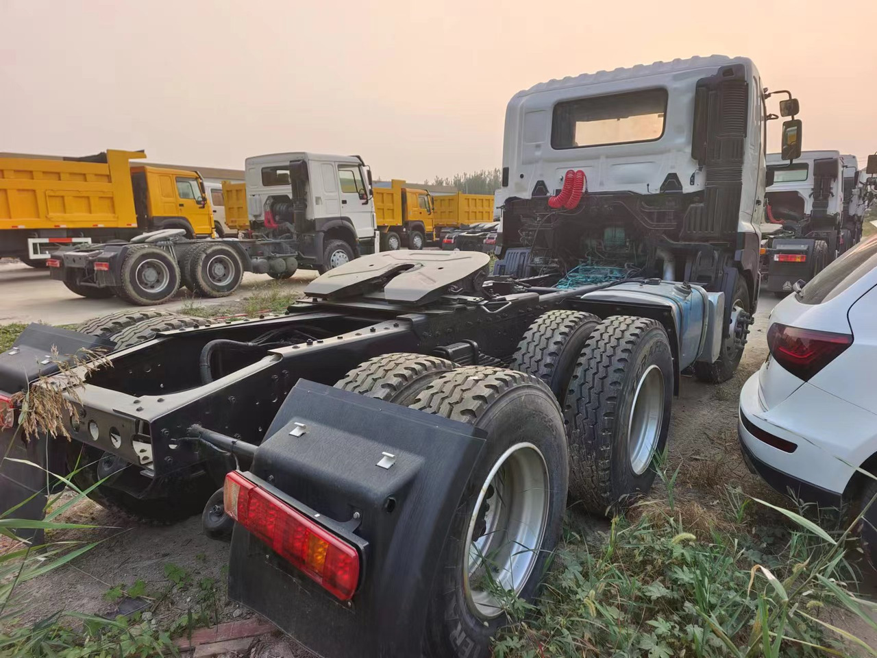 HINO HINO 700 - Тягач: фото 3 HINO HINO 700 - Тягач: фото 3