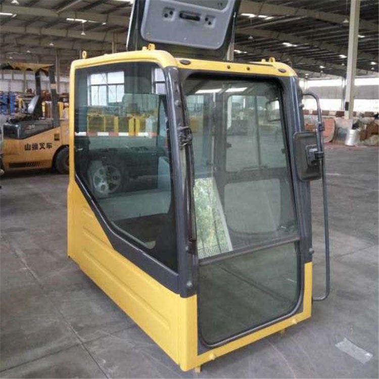 Komatsu PC130-7 PC110-7 PC120-7 PC200-7 - Кабина для Экскаваторов: фото 1 Komatsu PC130-7 PC110-7 PC120-7 PC200-7 - Кабина для Экскаваторов: фото 1