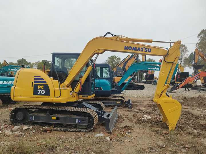 Cheap Used Komatsu PC70-8 Crawler Excavator with High Efficiency Used Heavy M achinery Komatsu PC70-8 Digger Cheap for Sale - Гусеничный экскаватор: фото 5 Cheap Used Komatsu PC70-8 Crawler Excavator with High Efficiency Used Heavy M achinery Komatsu PC70-8 Digger Cheap for Sale - Гусеничный экскаватор: фото 5
