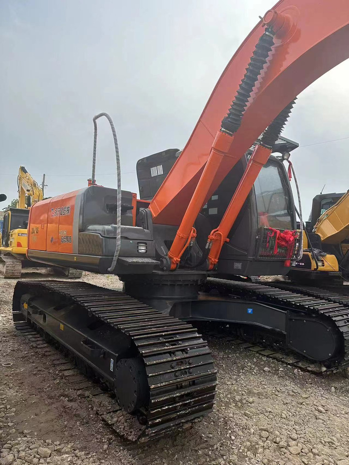 Good Condition Hot Sale Used Excavator HITACHI 240-3 - Экскаватор: фото 1 Good Condition Hot Sale Used Excavator HITACHI 240-3 - Экскаватор: фото 1
