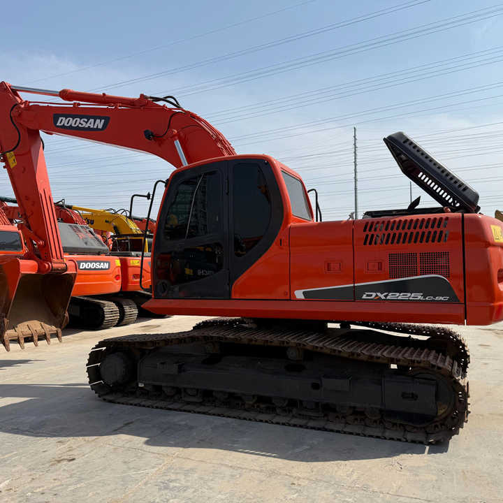 Heavy-Duty Doosan DX225LC-9C Excavator for Mining & Construction - Well-Maintained, Warranty Included - Гусеничный экскаватор: фото 1 Heavy-Duty Doosan DX225LC-9C Excavator for Mining & Construction - Well-Maintained, Warranty Included - Гусеничный экскаватор: фото 1