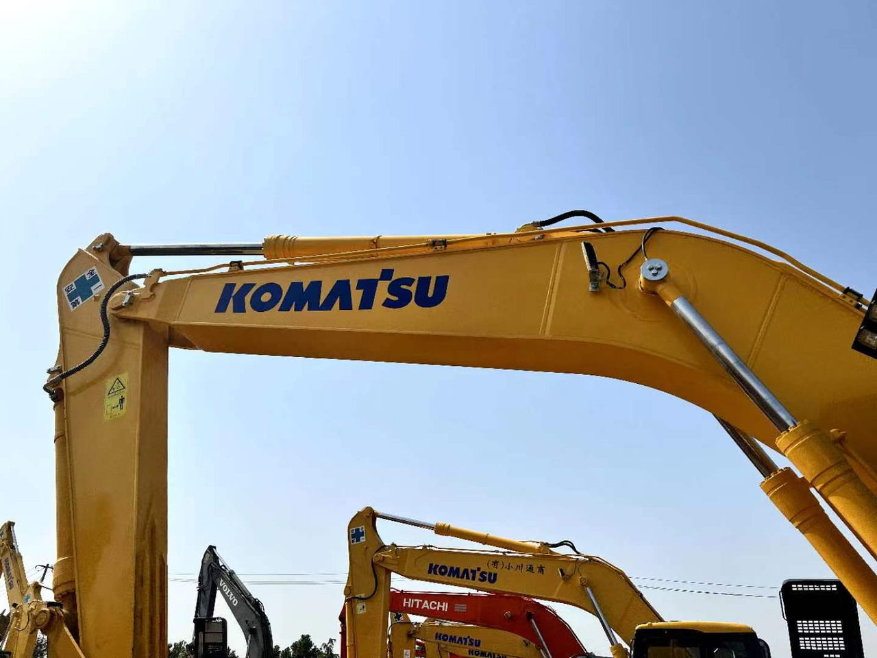 KOMATSU Used Excavator Hotsale PC200-8 Good Condition Japan - Гусеничный экскаватор: фото 3 KOMATSU Used Excavator Hotsale PC200-8 Good Condition Japan - Гусеничный экскаватор: фото 3