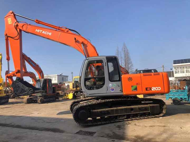 Original Japan Hitachi ZX200 Excavator Hitachi Excavator in Low Price for Hot Sale - Гусеничный экскаватор: фото 3 Original Japan Hitachi ZX200 Excavator Hitachi Excavator in Low Price for Hot Sale - Гусеничный экскаватор: фото 3