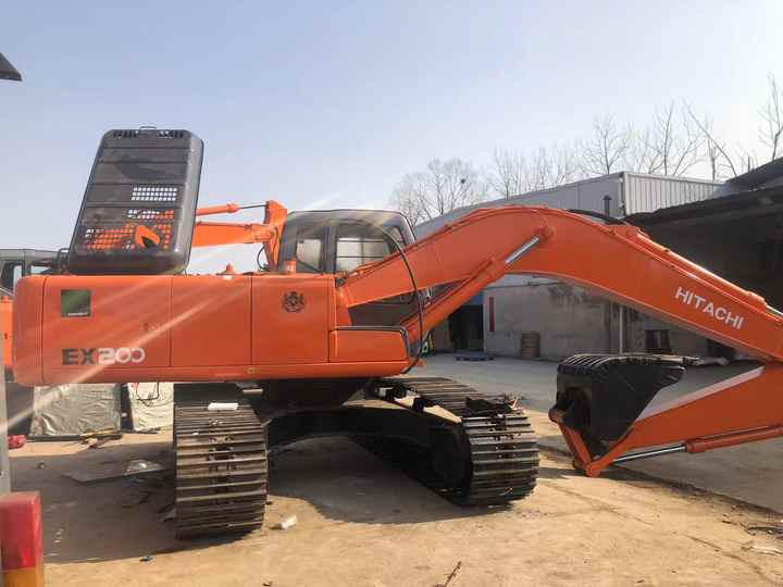 Original Japan Hitachi ZX200 Excavator Hitachi Excavator in Low Price for Hot Sale - Гусеничный экскаватор: фото 2 Original Japan Hitachi ZX200 Excavator Hitachi Excavator in Low Price for Hot Sale - Гусеничный экскаватор: фото 2