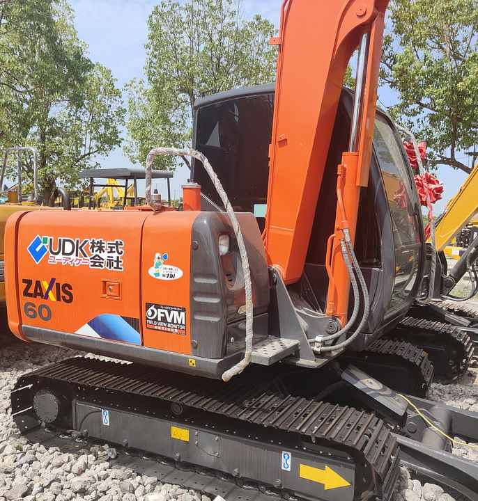 Original Japan Hitachi ZX60 Excavator Hitachi Excavator in Low Price for Hot Sale - Гусеничный экскаватор: фото 2 Original Japan Hitachi ZX60 Excavator Hitachi Excavator in Low Price for Hot Sale - Гусеничный экскаватор: фото 2