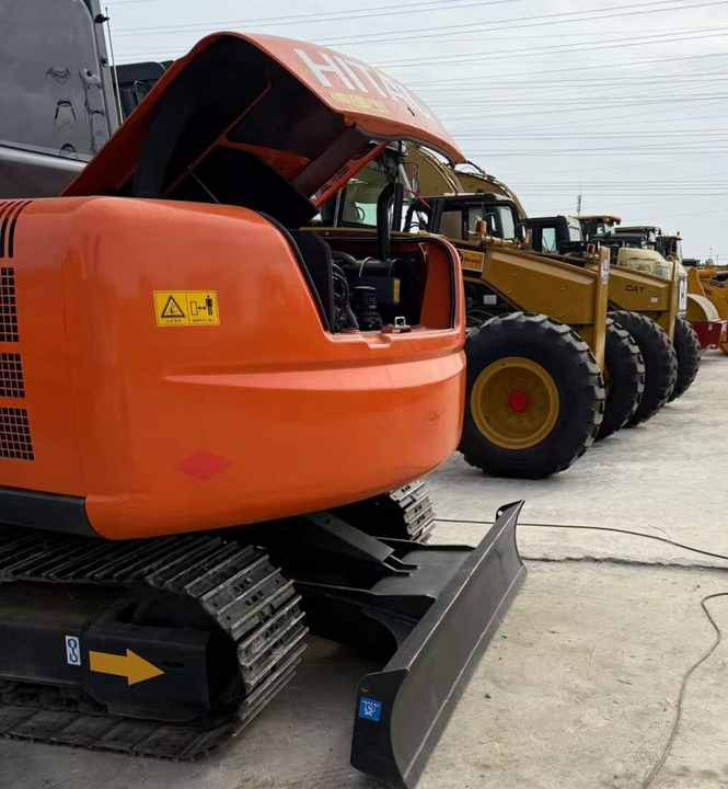 Original Japan Hitachi ZX60 Excavator Hitachi Excavator in Low Price for Hot Sale - Гусеничный экскаватор: фото 4 Original Japan Hitachi ZX60 Excavator Hitachi Excavator in Low Price for Hot Sale - Гусеничный экскаватор: фото 4