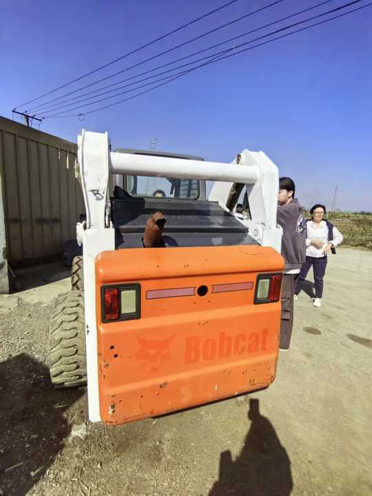 Second Hand Bobcat S300 Skid Steer Loader High Quality Cheap 95% New Used Mini Bobcati Bobcate S300 - Мини-погрузчик с бортовым поворотом: фото 5 Second Hand Bobcat S300 Skid Steer Loader High Quality Cheap 95% New Used Mini Bobcati Bobcate S300 - Мини-погрузчик с бортовым поворотом: фото 5