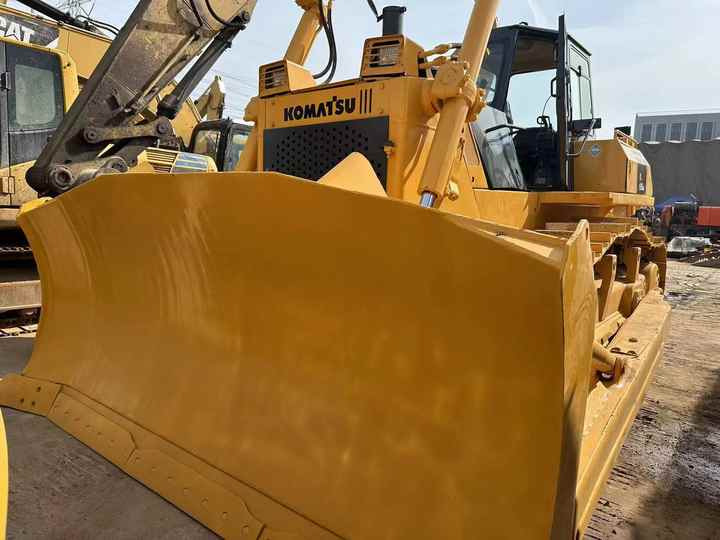 Second Hand Koamtsu D155 Bulldozer Hot Sale , komatsu D60 65 D85 D155 - Бульдозер: фото 3 Second Hand Koamtsu D155 Bulldozer Hot Sale , komatsu D60 65 D85 D155 - Бульдозер: фото 3