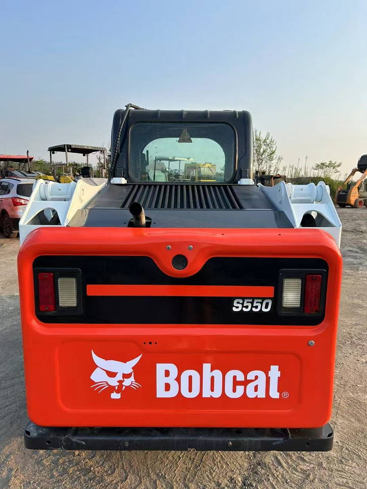 BOBCAT High Performance Low Hours Excellent Condition Reliable Second Hand Bobcat S550 Skid Steer Loader in Stock for Sale - Строительная техника: фото 4 BOBCAT High Performance Low Hours Excellent Condition Reliable Second Hand Bobcat S550 Skid Steer Loader in Stock for Sale - Строительная техника: фото 4