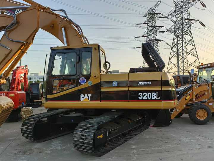Used Cat Excavator Japan 20 Tons Digger Machinery Caterpillar CAT 320BL for Sale Cat 320B 320BL 320C 320D 320CL 320DL in Stock - Экскаватор: фото 4 Used Cat Excavator Japan 20 Tons Digger Machinery Caterpillar CAT 320BL for Sale Cat 320B 320BL 320C 320D 320CL 320DL in Stock - Экскаватор: фото 4