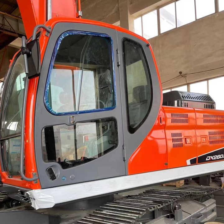 Used Excavator Doosan DX260LC-9 Excavators Mini Equipment Earth Moving Machinery Doosan Digger Excavator for Sale - Мини-экскаватор: фото 1 Used Excavator Doosan DX260LC-9 Excavators Mini Equipment Earth Moving Machinery Doosan Digger Excavator for Sale - Мини-экскаватор: фото 1