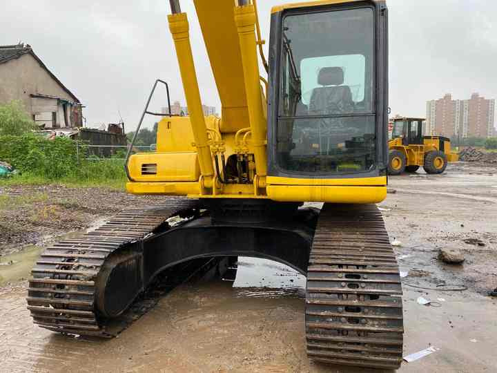 Used Good Quality Japan Original PC200-6 in Good Condition PC200-6 Komatsu - Гусеничный экскаватор: фото 2 Used Good Quality Japan Original PC200-6 in Good Condition PC200-6 Komatsu - Гусеничный экскаватор: фото 2