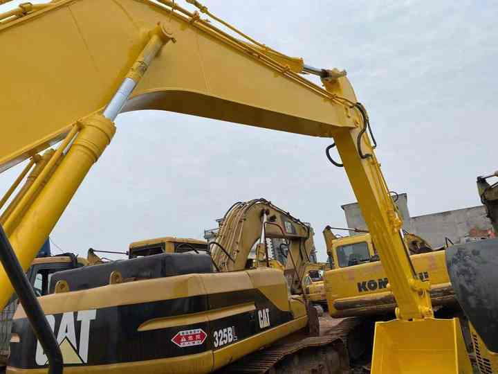 Used Good Quality Japan Original PC200-7 in Good Condition PC200-7 Komatsu - Гусеничный экскаватор: фото 5 Used Good Quality Japan Original PC200-7 in Good Condition PC200-7 Komatsu - Гусеничный экскаватор: фото 5