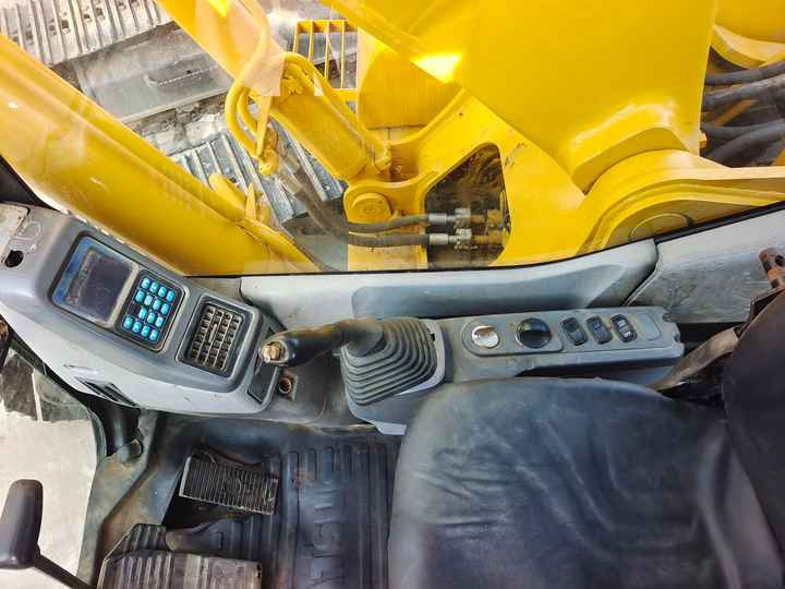 Used Good Quality Japan Original PC200-7 in Good Condition PC200-7 Komatsu - Гусеничный экскаватор: фото 4 Used Good Quality Japan Original PC200-7 in Good Condition PC200-7 Komatsu - Гусеничный экскаватор: фото 4