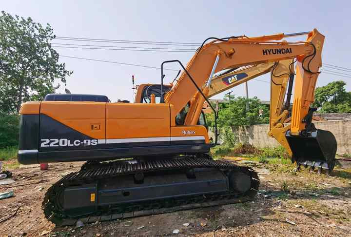 Used HYUNDAI R220-9S New Model Excavator Second Hand Machine Popular Brand Korean hyundai Hydraulic Machinery - Гусеничный экскаватор: фото 4 Used HYUNDAI R220-9S New Model Excavator Second Hand Machine Popular Brand Korean hyundai Hydraulic Machinery - Гусеничный экскаватор: фото 4