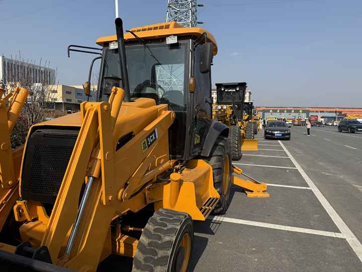 Used Hydraulic Backhoe Loader JCB3CX 7t in Good Condition Cheap Price in Stock Jcb 3cx 4cx 4cx Loader in Hefei for Sale - Экскаватор-погрузчик: фото 3 Used Hydraulic Backhoe Loader JCB3CX 7t in Good Condition Cheap Price in Stock Jcb 3cx 4cx 4cx Loader in Hefei for Sale - Экскаватор-погрузчик: фото 3