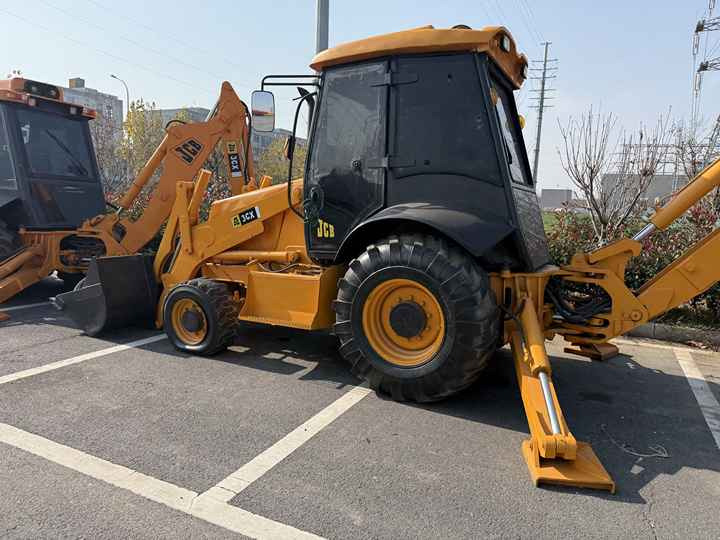 Used Hydraulic Backhoe Loader JCB3CX 7t in Good Condition Cheap Price in Stock Jcb 3cx 4cx 4cx Loader in Hefei for Sale - Экскаватор-погрузчик: фото 4 Used Hydraulic Backhoe Loader JCB3CX 7t in Good Condition Cheap Price in Stock Jcb 3cx 4cx 4cx Loader in Hefei for Sale - Экскаватор-погрузчик: фото 4