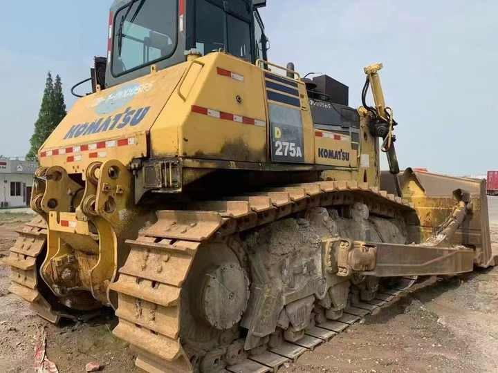 Used Large Komatsu 275 Bulldozer Komatsu D275A-5 Bulldozer Original Paint Strong Power in Very Good Condition Low Price for Sale - Бульдозер: фото 4 Used Large Komatsu 275 Bulldozer Komatsu D275A-5 Bulldozer Original Paint Strong Power in Very Good Condition Low Price for Sale - Бульдозер: фото 4