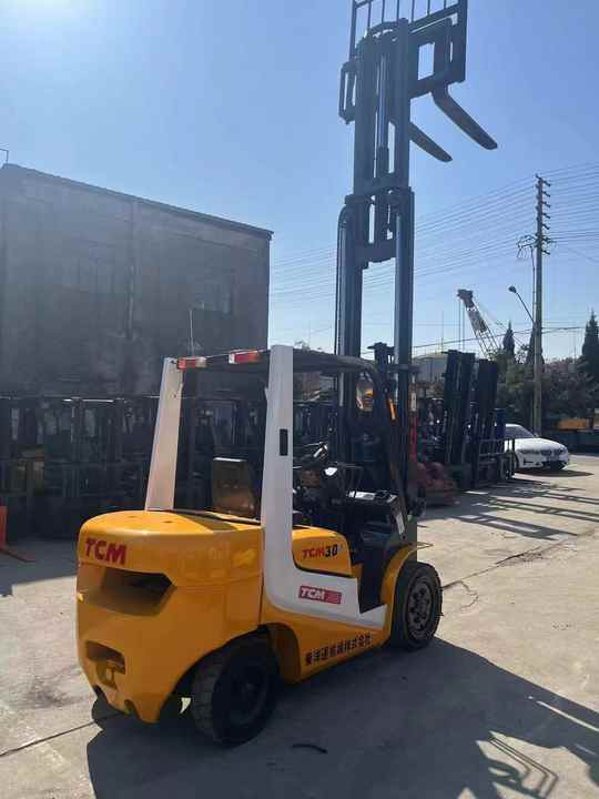Very Good Condition and Cheap Price 3 Tonne TCM Forklift Run Performance TCM30 Forklift for Sale - Вилочный погрузчик: фото 2 Very Good Condition and Cheap Price 3 Tonne TCM Forklift Run Performance TCM30 Forklift for Sale - Вилочный погрузчик: фото 2