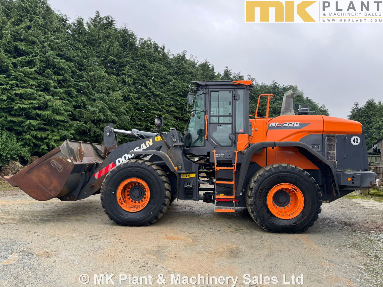 DOOSAN DL320-7 - Колёсный погрузчик: фото 1 DOOSAN DL320-7 - Колёсный погрузчик: фото 1