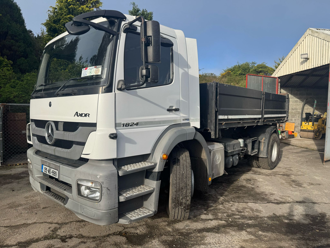 MERCEDES-BENZ Axor 1823 - Самосвал: фото 1 MERCEDES-BENZ Axor 1823 - Самосвал: фото 1