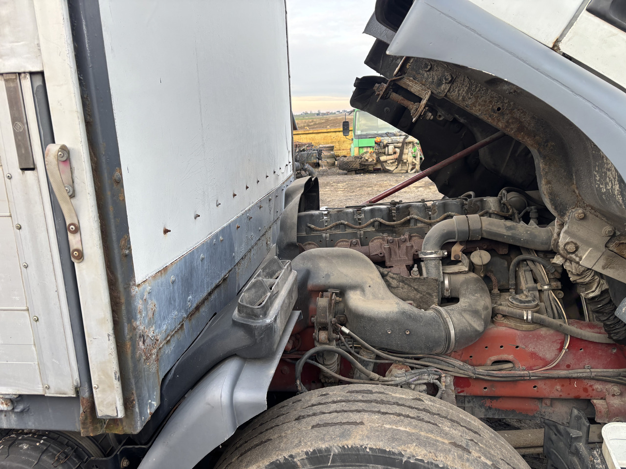 Тентованный грузовик RENAULT Premium 260: фото 8 Тентованный грузовик RENAULT Premium 260: фото 8