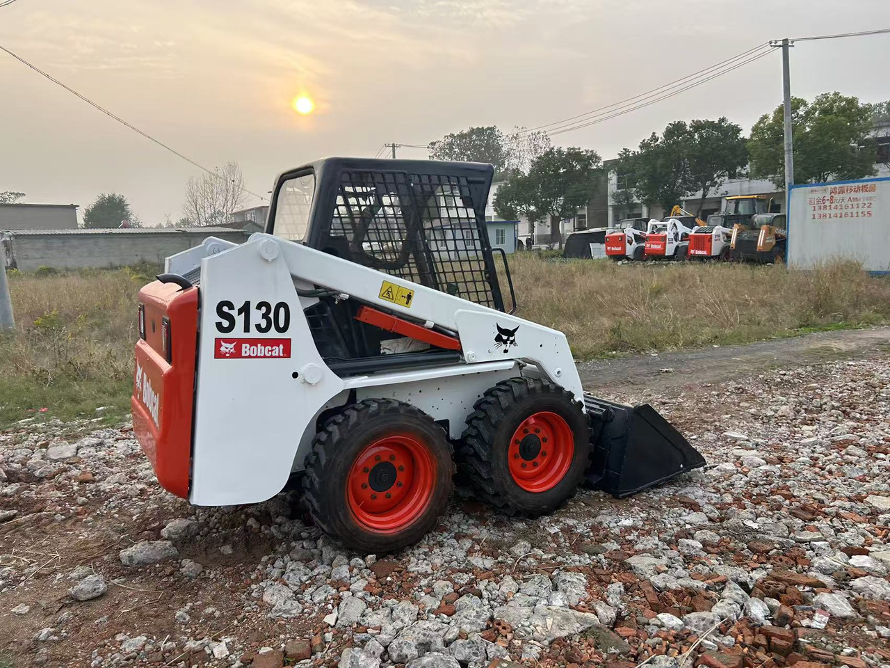 BOBCAT S130 - Мини-погрузчик с бортовым поворотом: фото 3 BOBCAT S130 - Мини-погрузчик с бортовым поворотом: фото 3