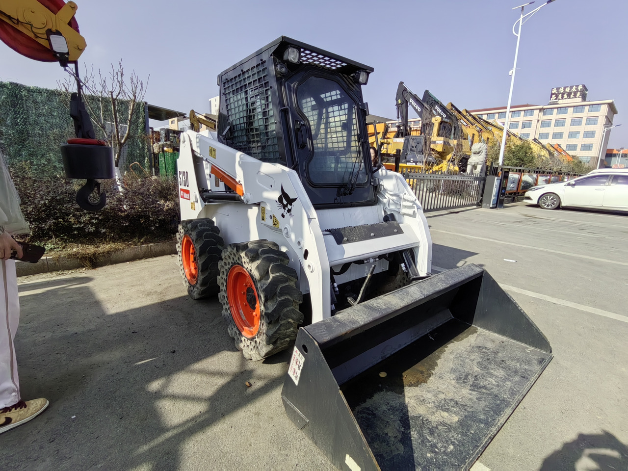 BOBCAT S130 - Мини-погрузчик с бортовым поворотом: фото 4 BOBCAT S130 - Мини-погрузчик с бортовым поворотом: фото 4