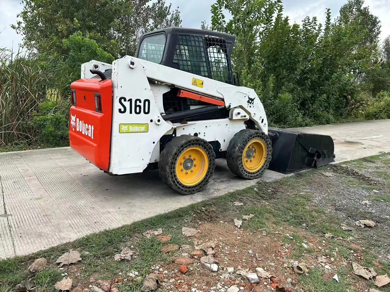 BOBCAT S160 - Мини-погрузчик с бортовым поворотом: фото 1 BOBCAT S160 - Мини-погрузчик с бортовым поворотом: фото 1